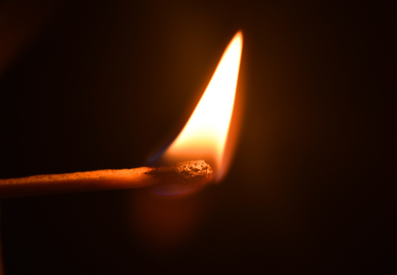 点燃荣耀之火，拔河比赛激情开场白与团队精神的瞬间燃烧