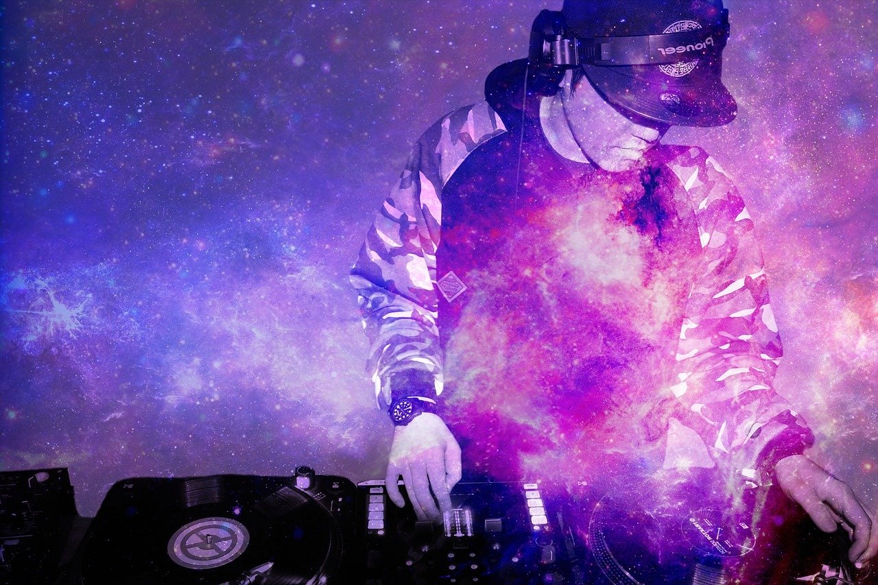 最新DJ作品引领电子音乐风潮，新声浪席卷全球！