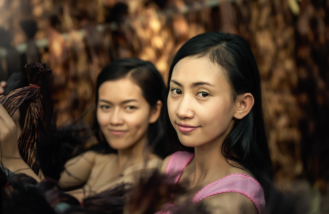 动漫美女无衣，重新定义美的艺术空间与想象边界