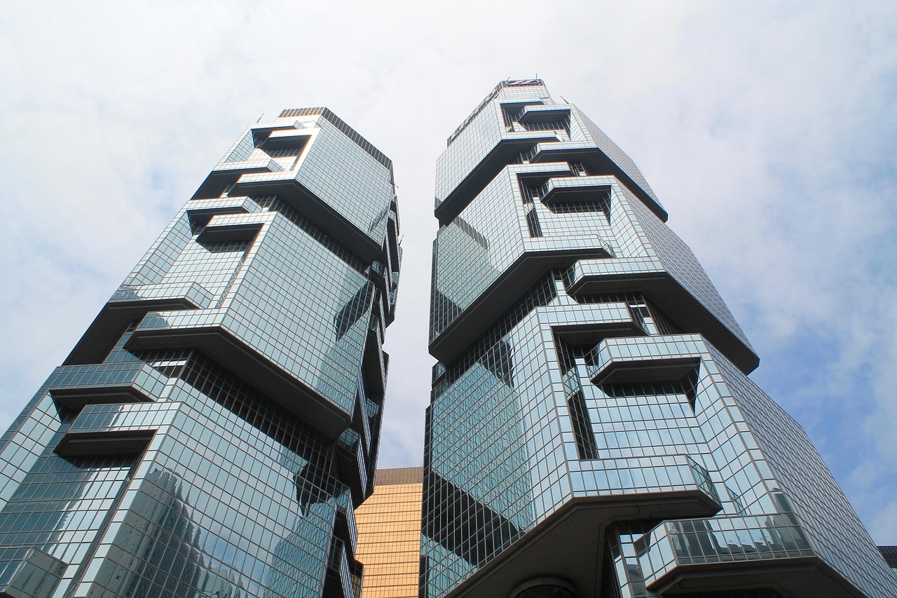 长飞香港上市，迈向国际化的重要里程碑